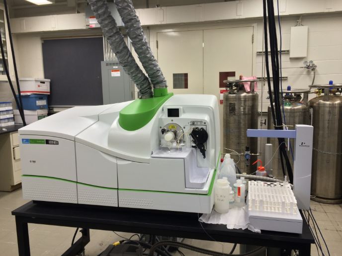 A Perkins-Elmer ELAN 6000 ICP-MS machine analyzing soil samples